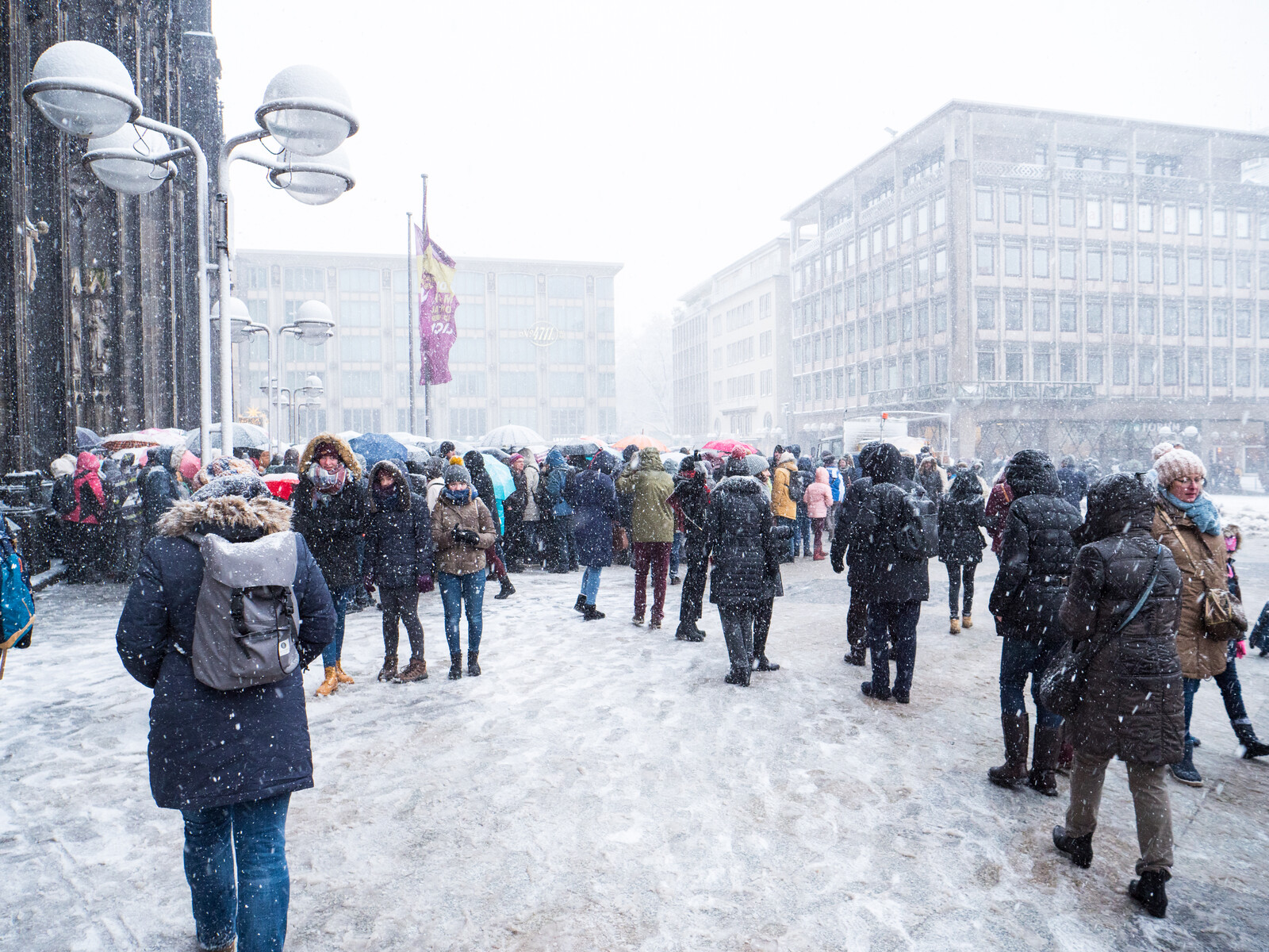 Andrang vor dem Kölner Dom