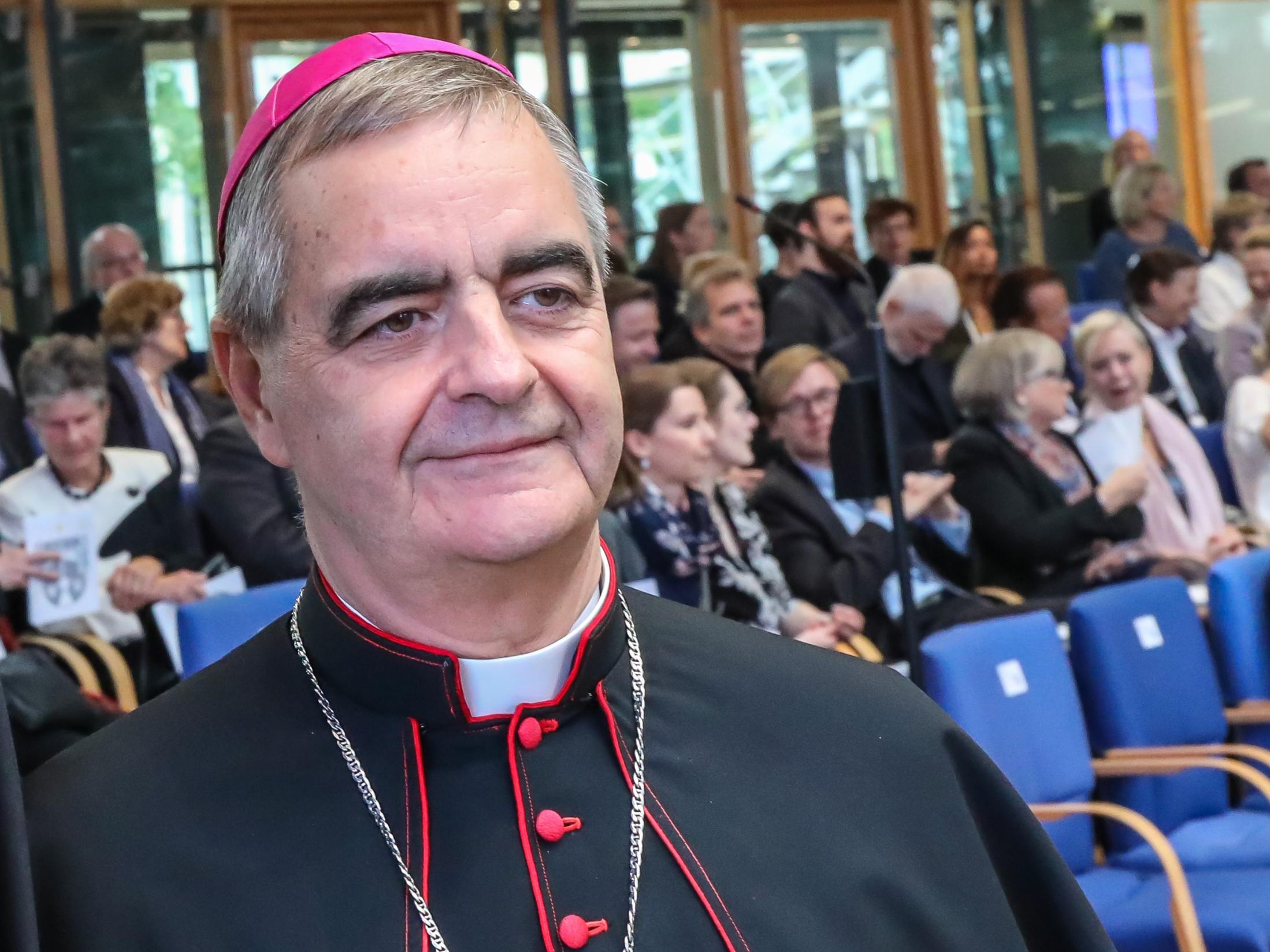 Erzbischof Nicola Eterović, Apostolischer Nuntius