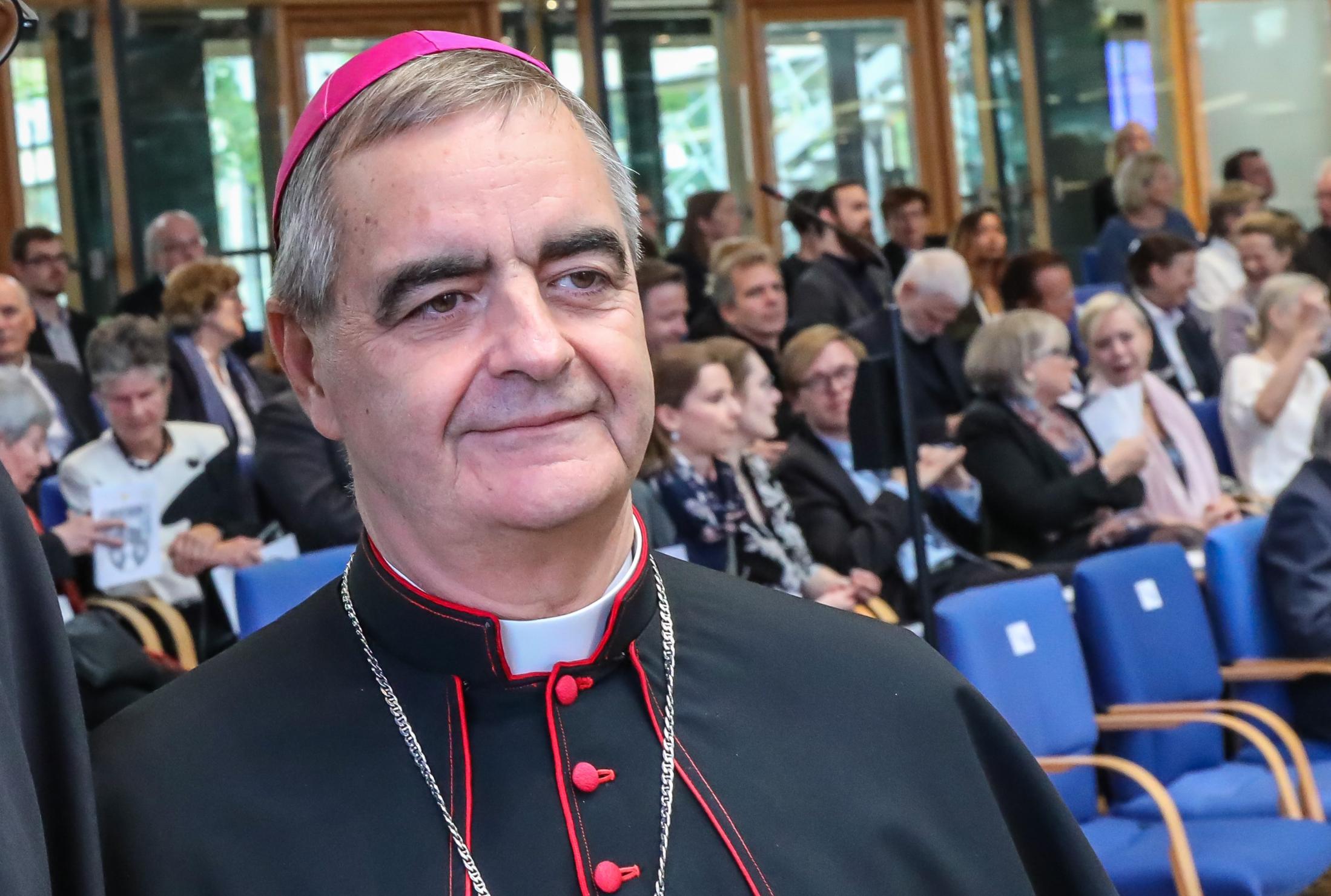 Erzbischof Nicola Eterović, Apostolischer Nuntius