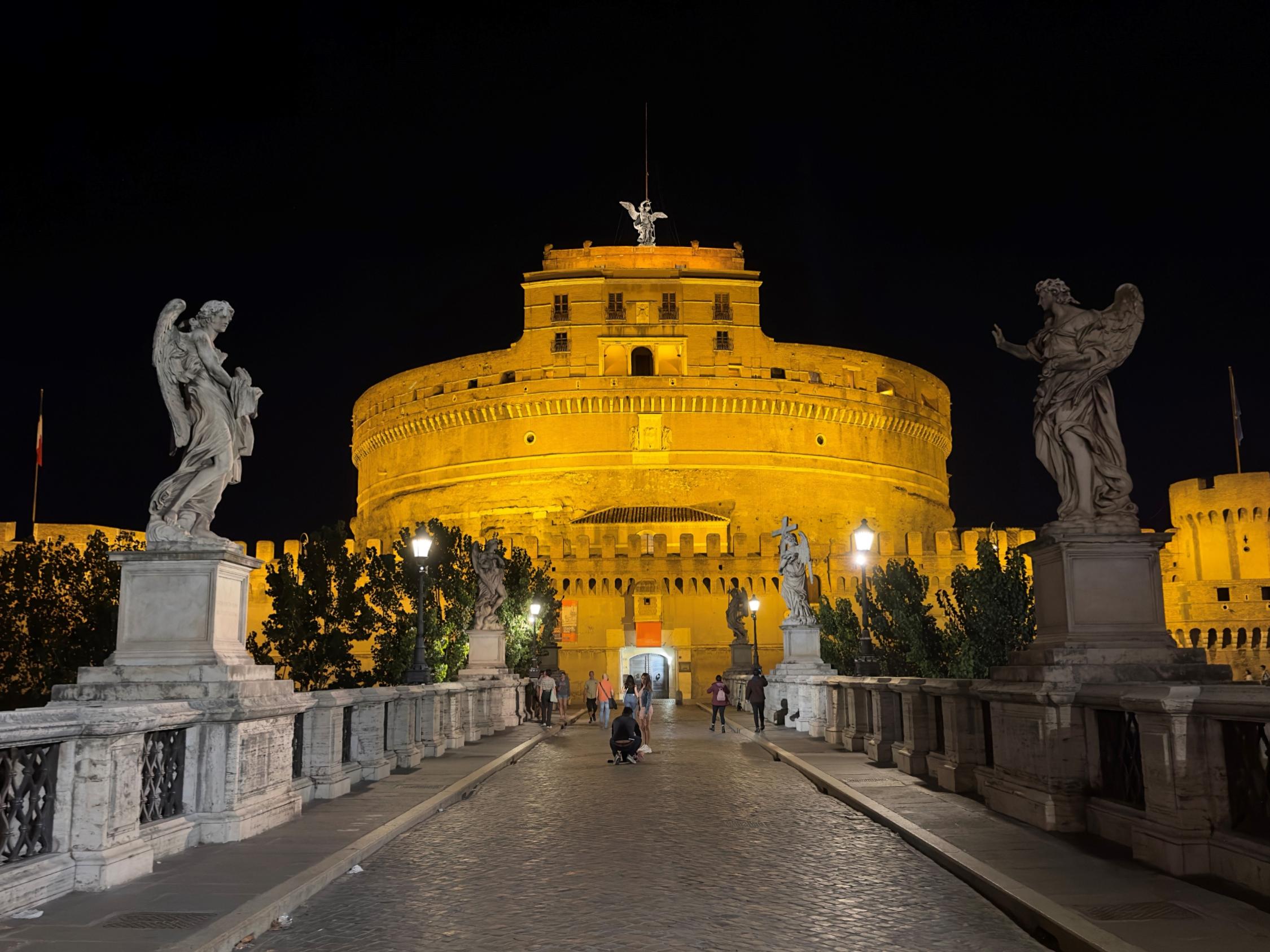 Engelsburg in Rom bei Nacht