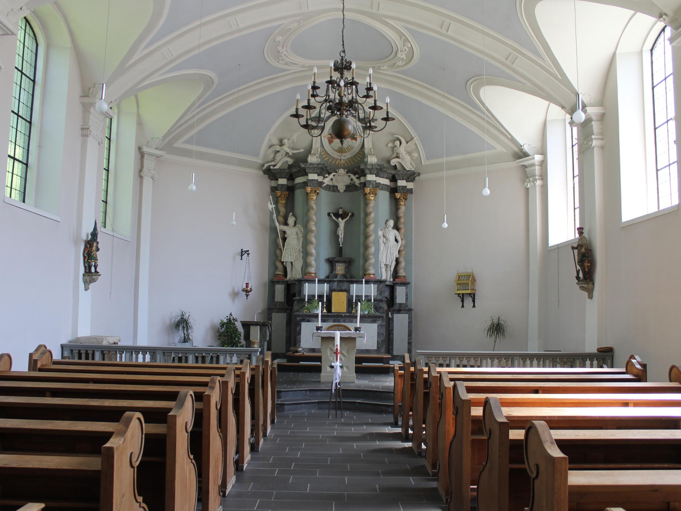 St. Mauritius Kirchgang Querformat